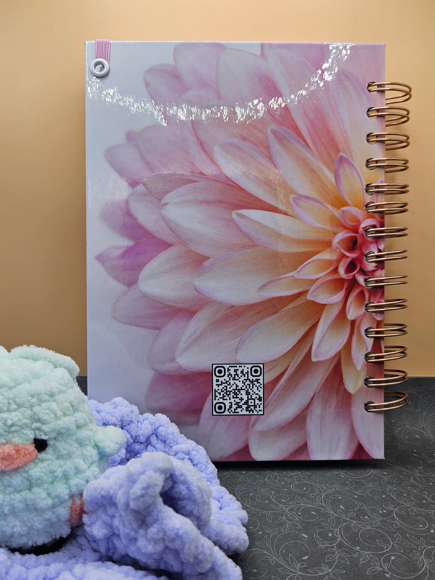 Carnet de manifestation – Journal de route vers nos rêves, carnet d’écriture fait main, couverture fleur rose