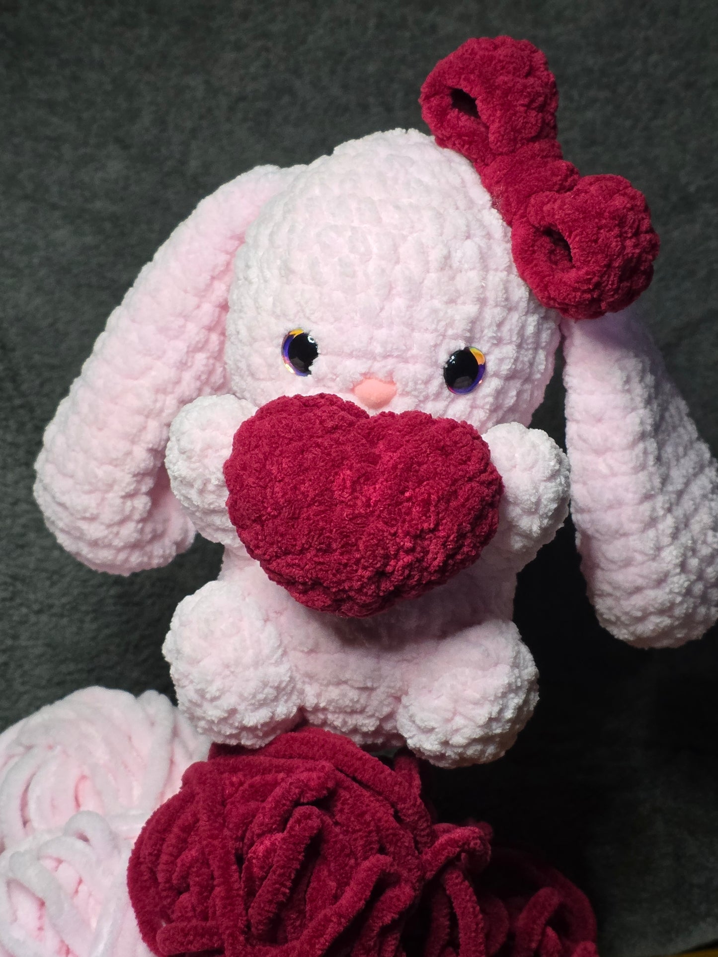 Amigurumi Lapin Rose avec Cœur – Peluche faite main personnalisable